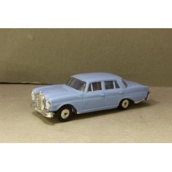 JV 0778 Peugeot 403